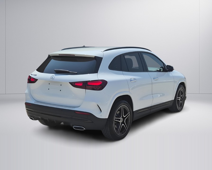 Mercedes-Benz GLA 200 AMG Line (3)