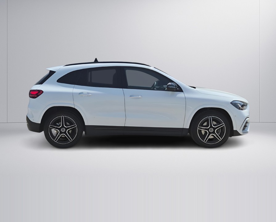 Mercedes-Benz GLA 200 AMG Line (2)