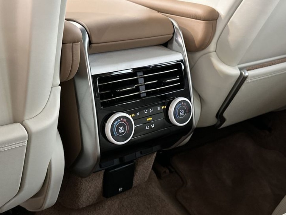 Land Rover Range Rover P550e SV - foto 30