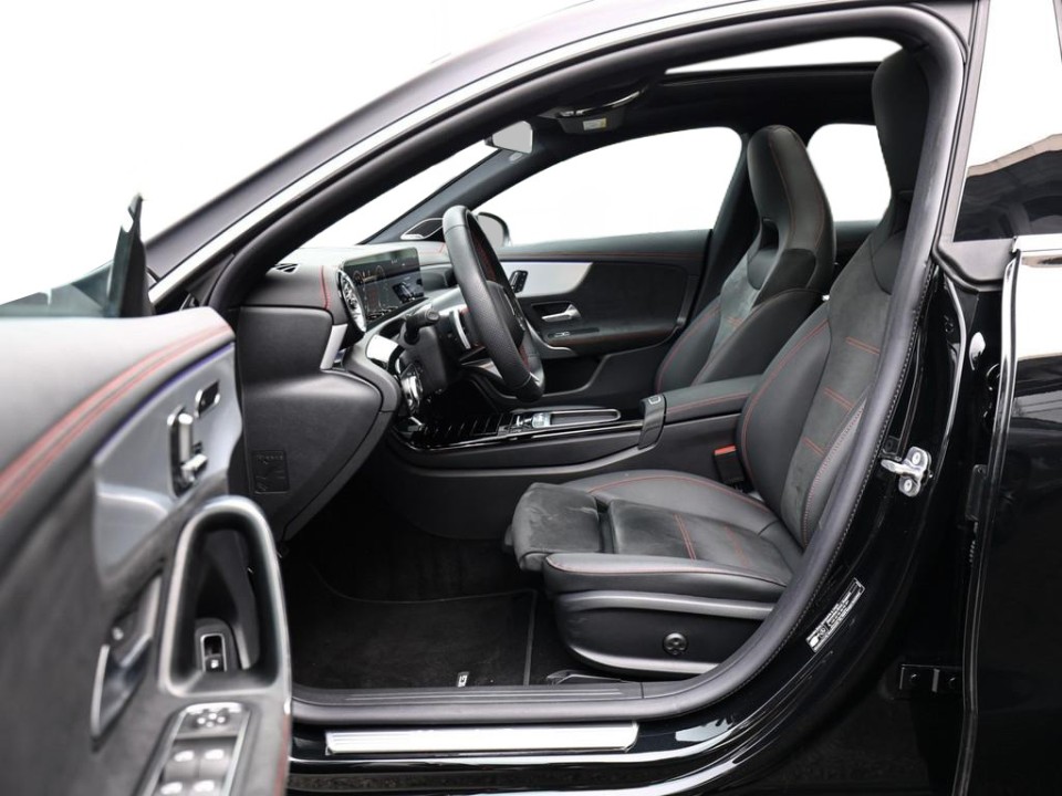 Mercedes-Benz CLA 250e AMG Line (3)