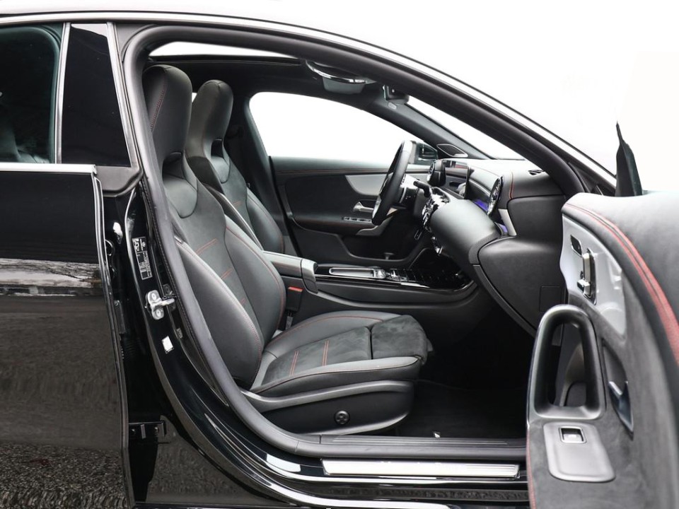 Mercedes-Benz CLA 250e AMG Line (5)