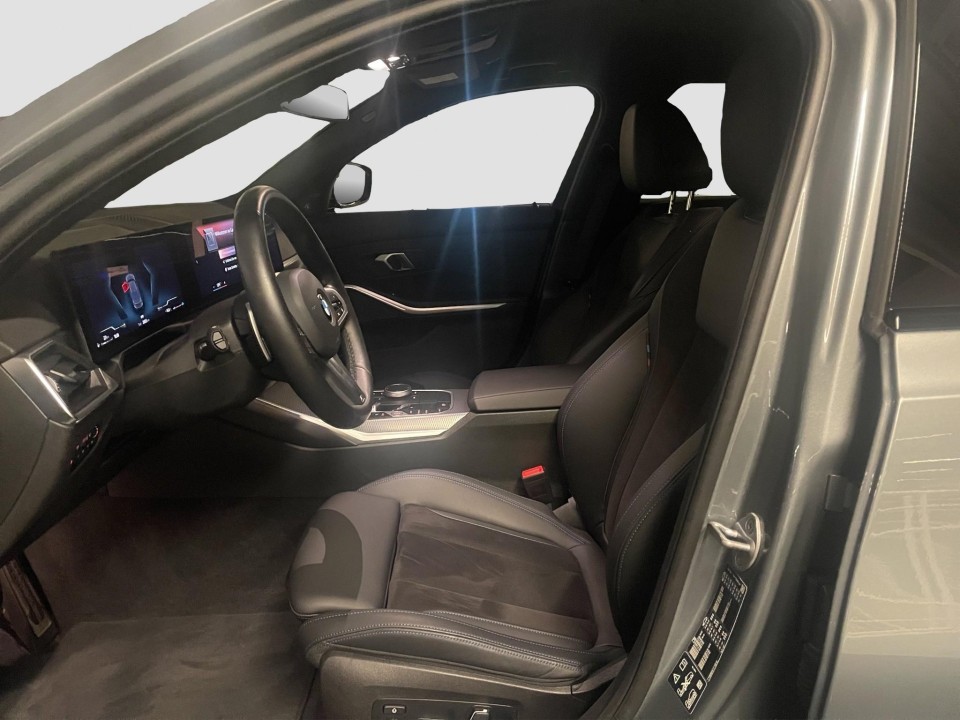 BMW Seria 3 330i xDrive M-Sport - foto 9