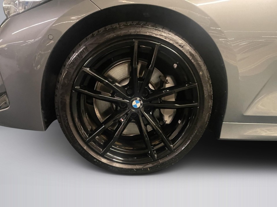 BMW Seria 3 330i xDrive M-Sport - foto 14