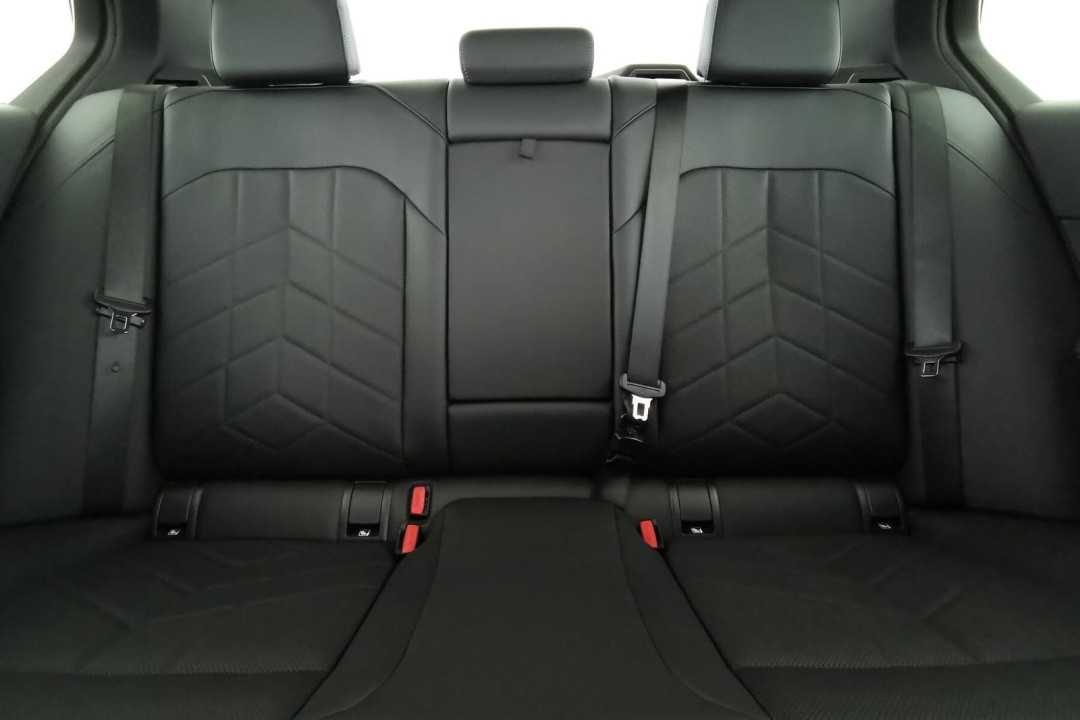 BMW Seria 5 520d xDrive M-Sport - foto 7