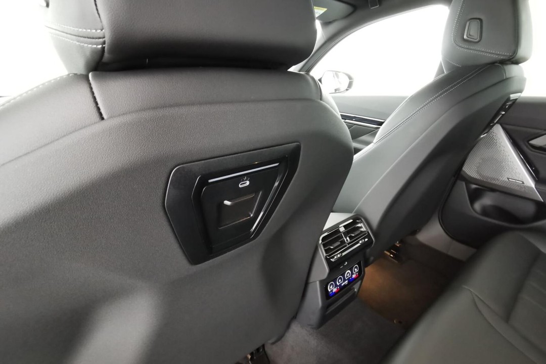 BMW Seria 5 520d xDrive M-Sport - foto 15