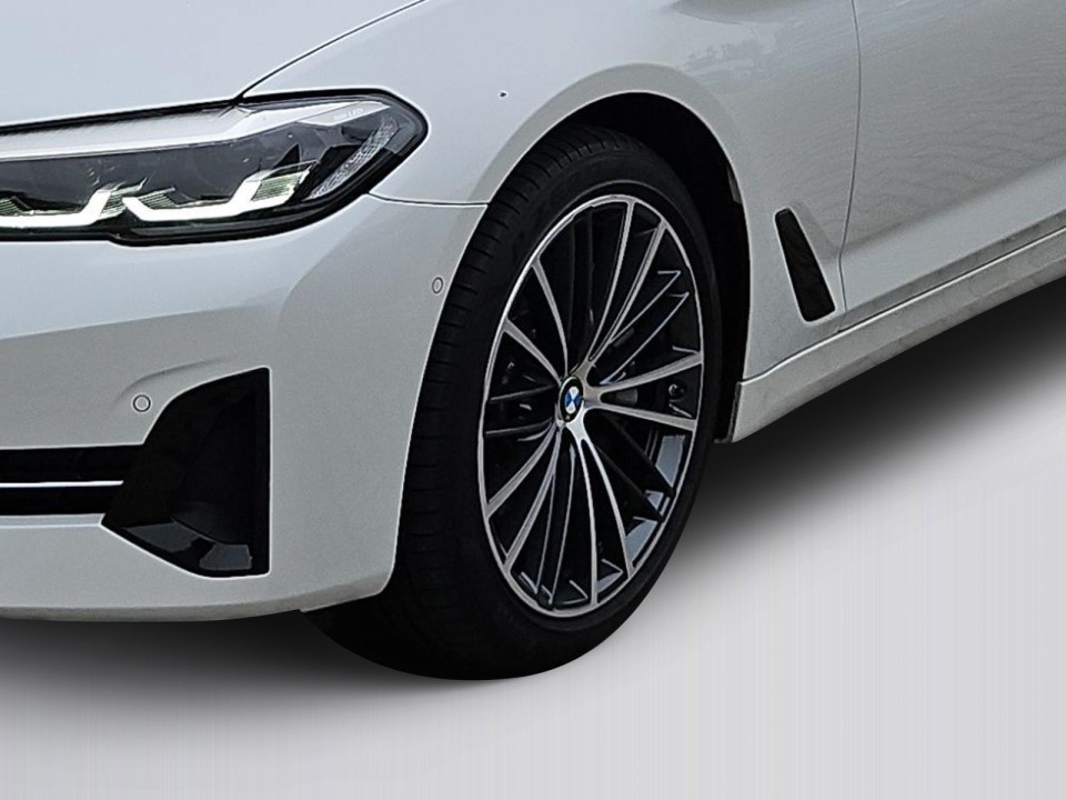 BMW Seria 5 530d xDrive - foto 20