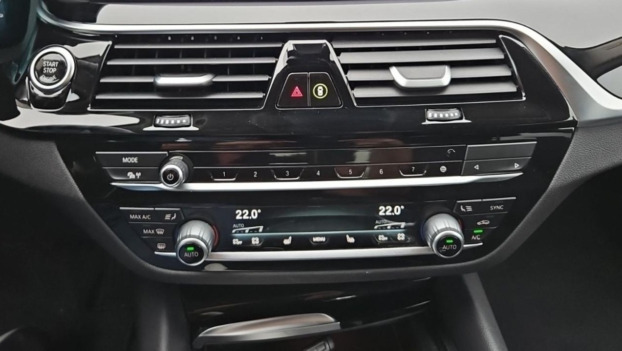 BMW Seria 5 530d xDrive - foto 13