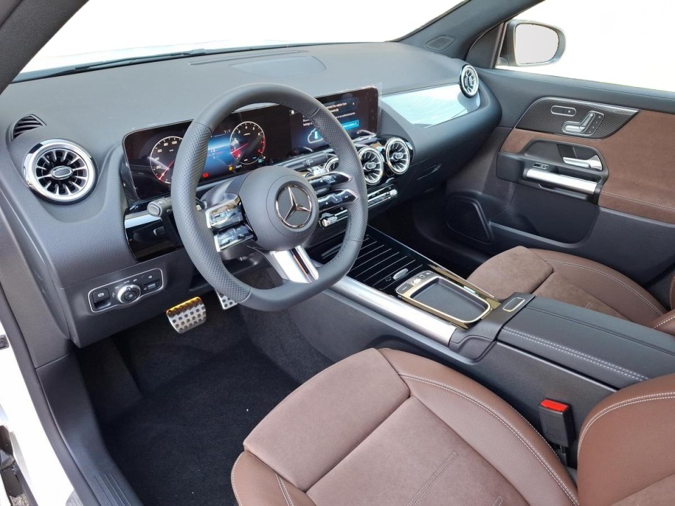 Mercedes-Benz GLA 220 4MATIC AMG Line - foto 12