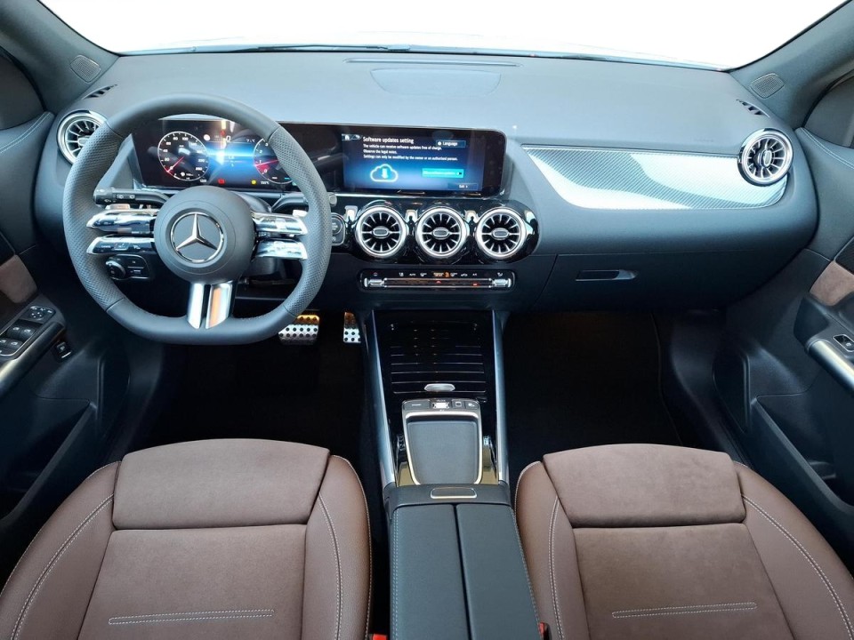 Mercedes-Benz GLA 220 4MATIC AMG Line - foto 11