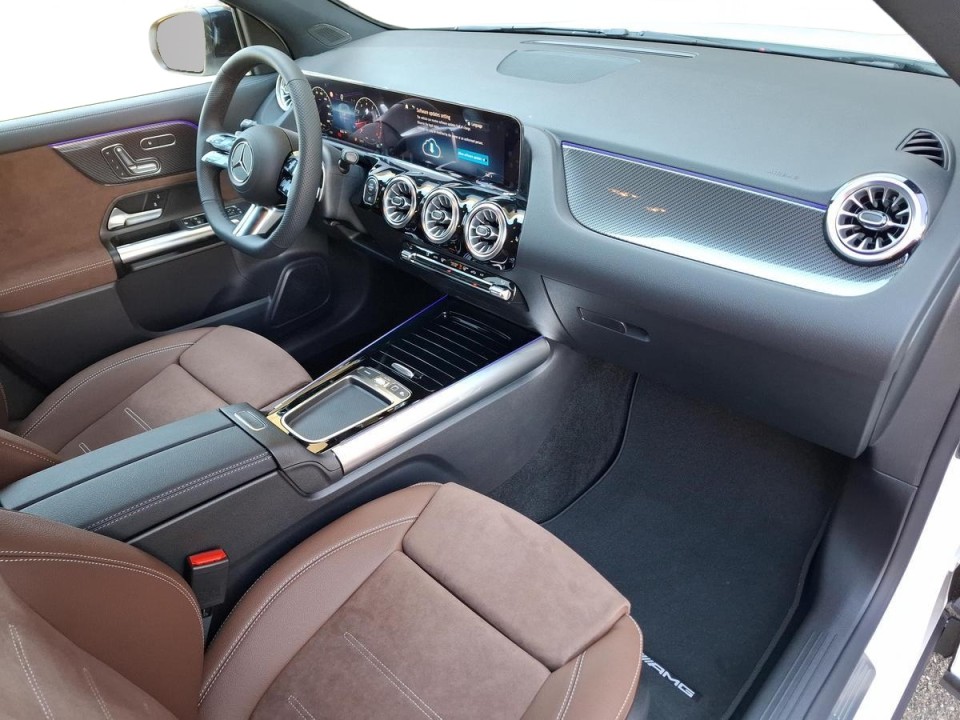 Mercedes-Benz GLA 220 4MATIC AMG Line - foto 9