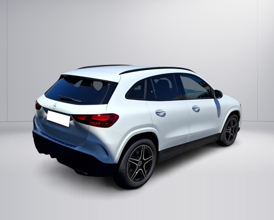 Mercedes-Benz GLA 220 4MATIC AMG Line (3)