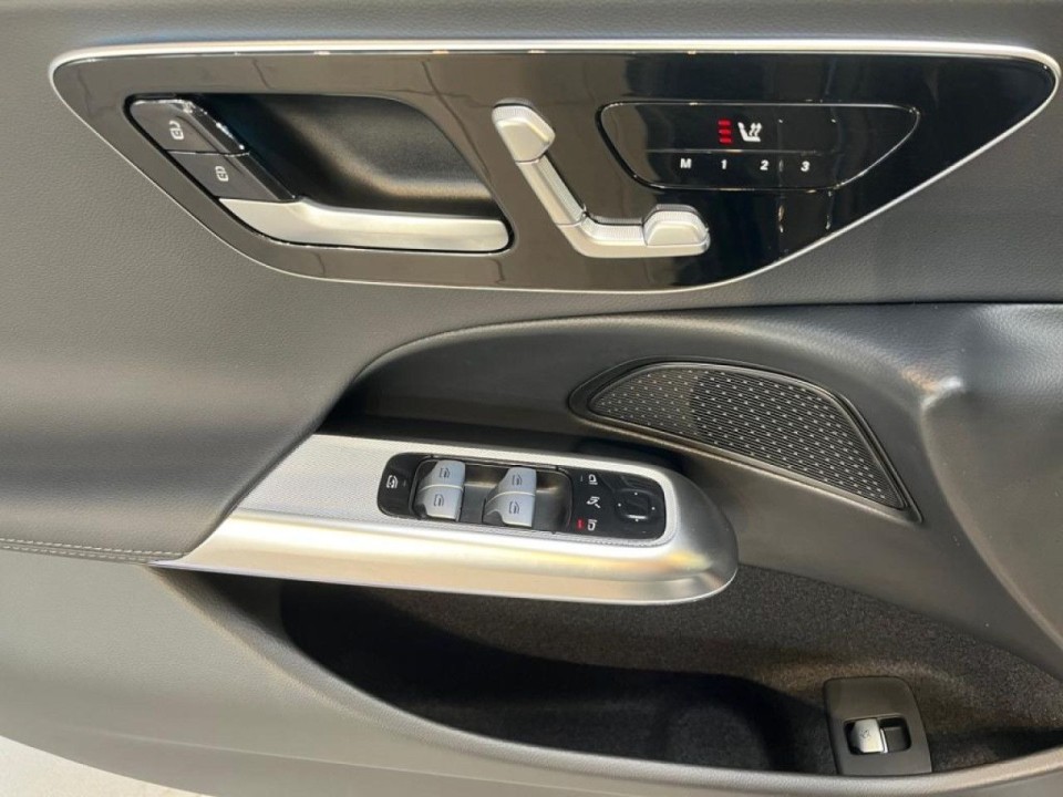 Mercedes-Benz E 200 Avantgarde - foto 15