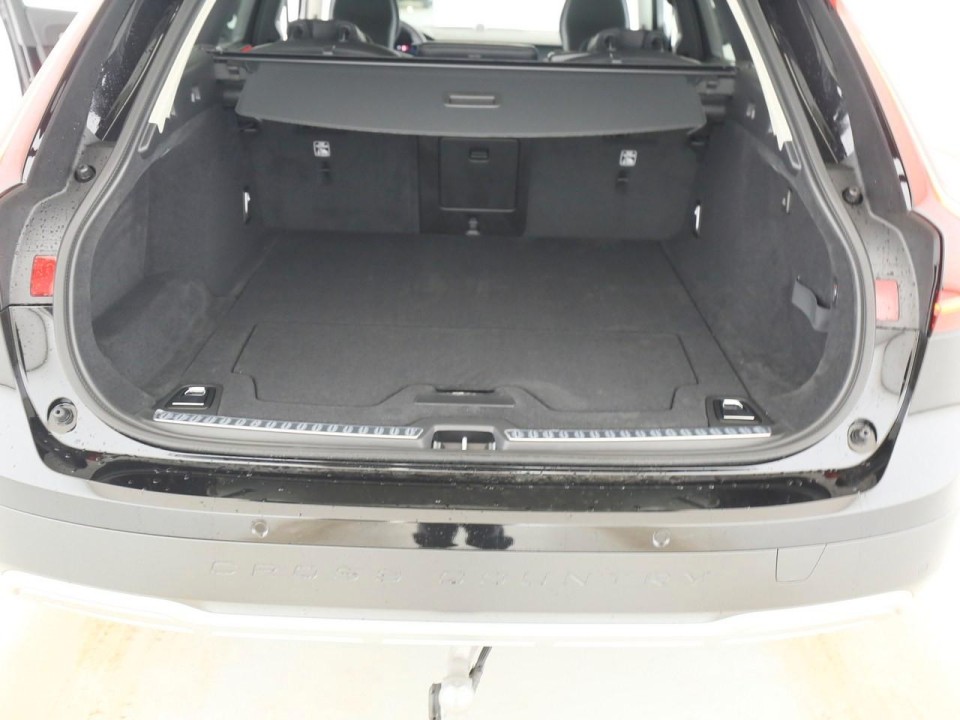 Volvo V90 Cross Country B5 AWD Ultimate - foto 30