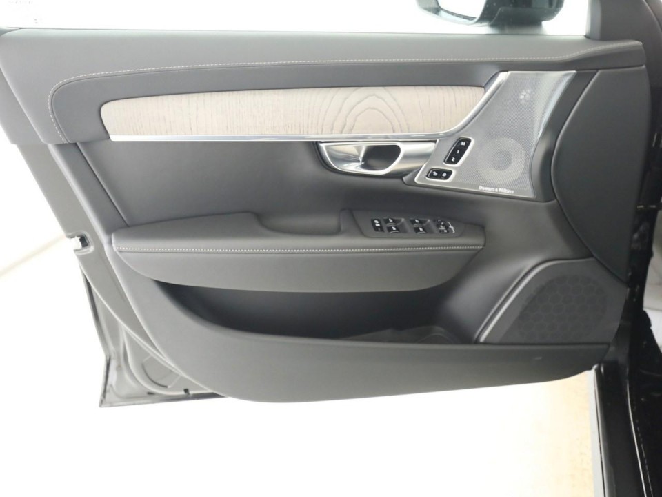 Volvo V90 Cross Country B5 AWD Ultimate - foto 22