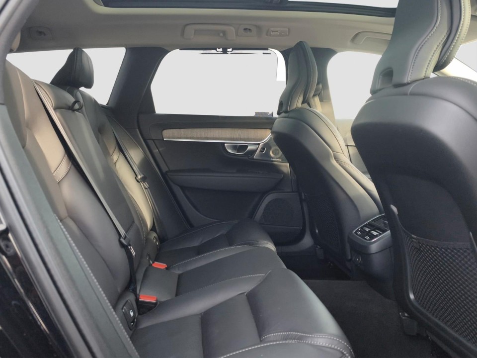 Volvo V90 Cross Country B5 AWD Ultimate - foto 13
