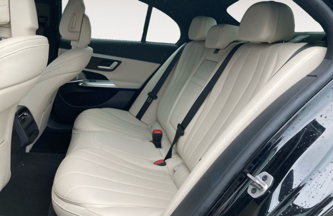 Mercedes-Benz E 200 AMG Line - foto 10