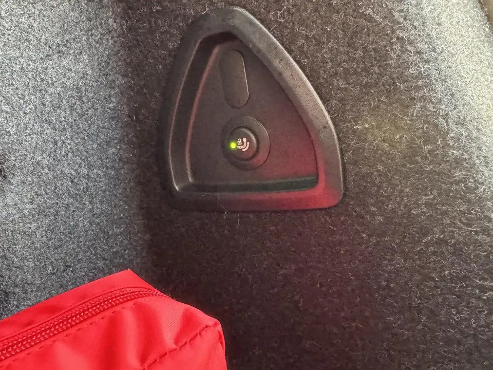 BMW Seria 5 520i M-Sport - foto 26