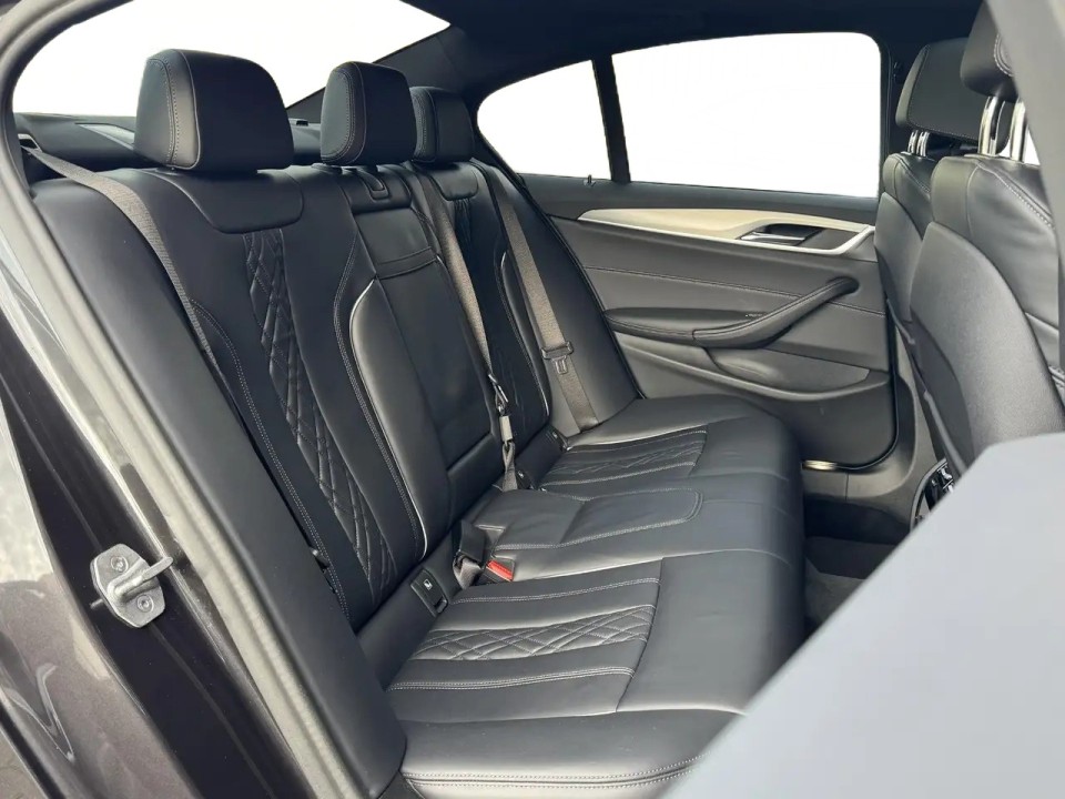 BMW Seria 5 520i M-Sport - foto 23