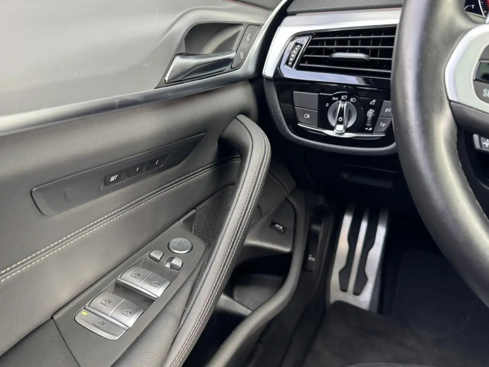 BMW Seria 5 520i M-Sport - foto 20