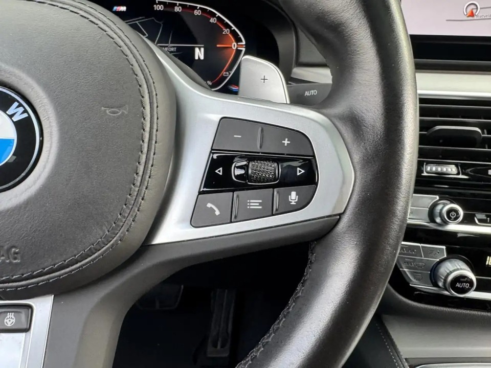 BMW Seria 5 520i M-Sport - foto 15