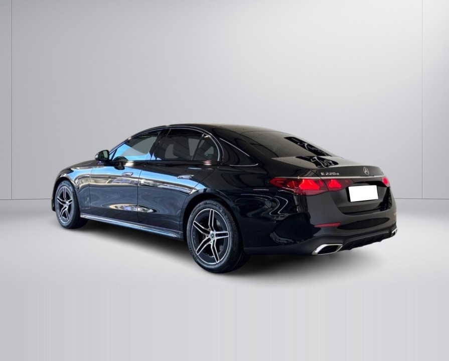 Mercedes-Benz E 220d 4MATIC AMG Line (4)