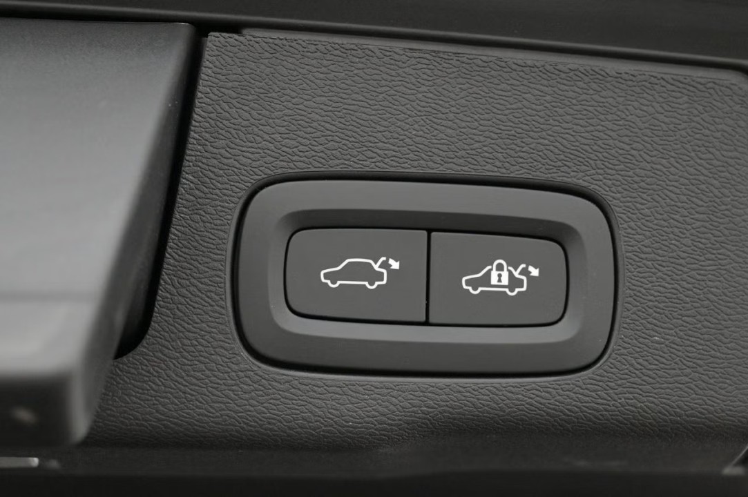 Volvo XC 60 T8 Recharge AWD Ultimate Bright - foto 18