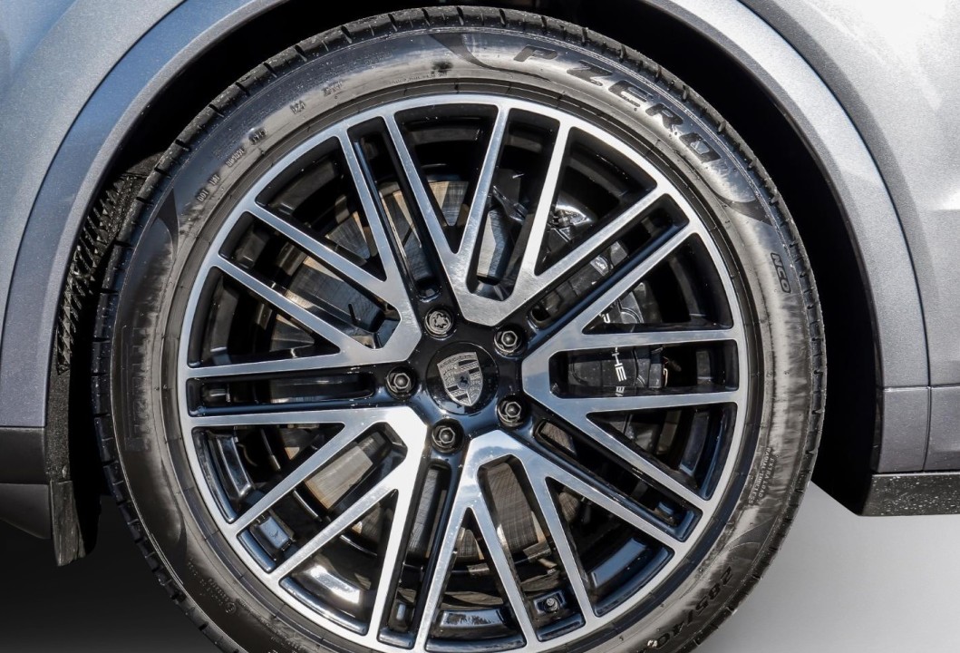 Porsche Cayenne Turbo E-Hybrid - foto 28