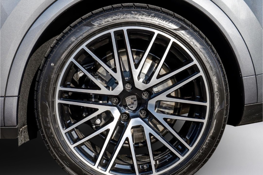 Porsche Cayenne Turbo E-Hybrid - foto 31