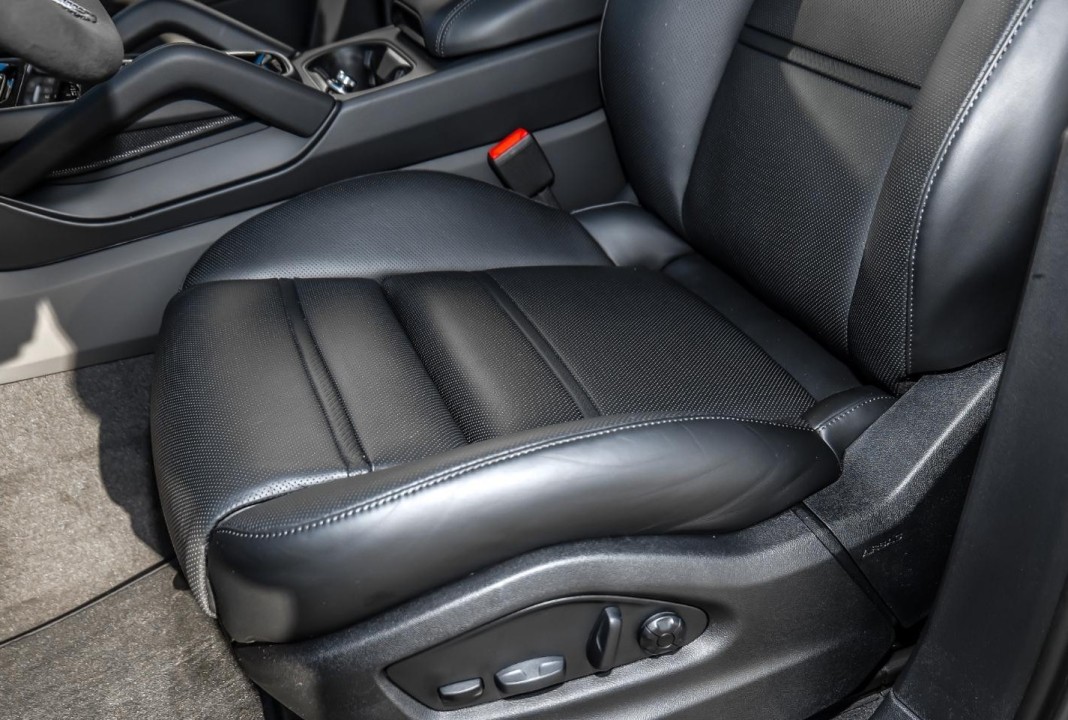 Porsche Cayenne Turbo E-Hybrid - foto 11