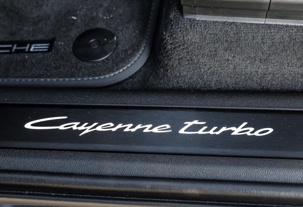 Porsche Cayenne Turbo E-Hybrid - foto 21