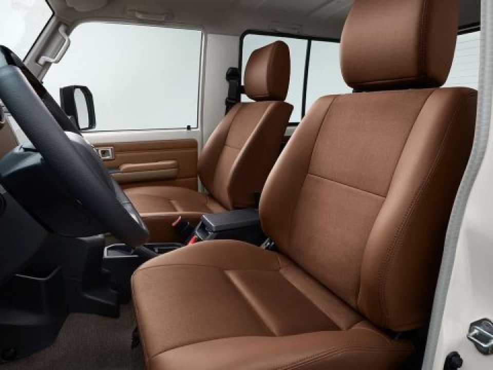 Toyota Land Cruiser GRJ79 DC - foto 6