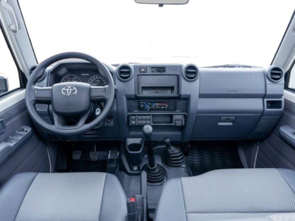 Toyota Land Cruiser GRJ79 DC - foto 8