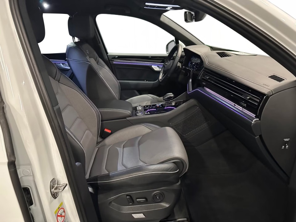 Volkswagen Touareg V6 TDI R-Line - foto 14