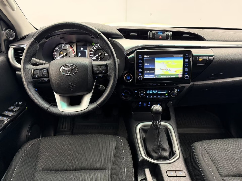 Toyota Hilux 2.8D Executive MT - foto 13