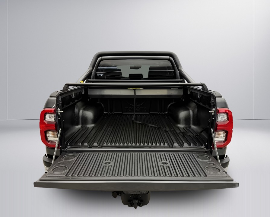 Toyota Hilux 2.8D Executive MT - foto 6