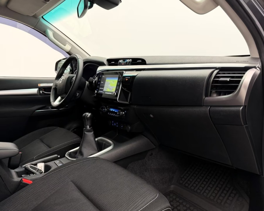 Toyota Hilux 2.8D Executive MT - foto 16