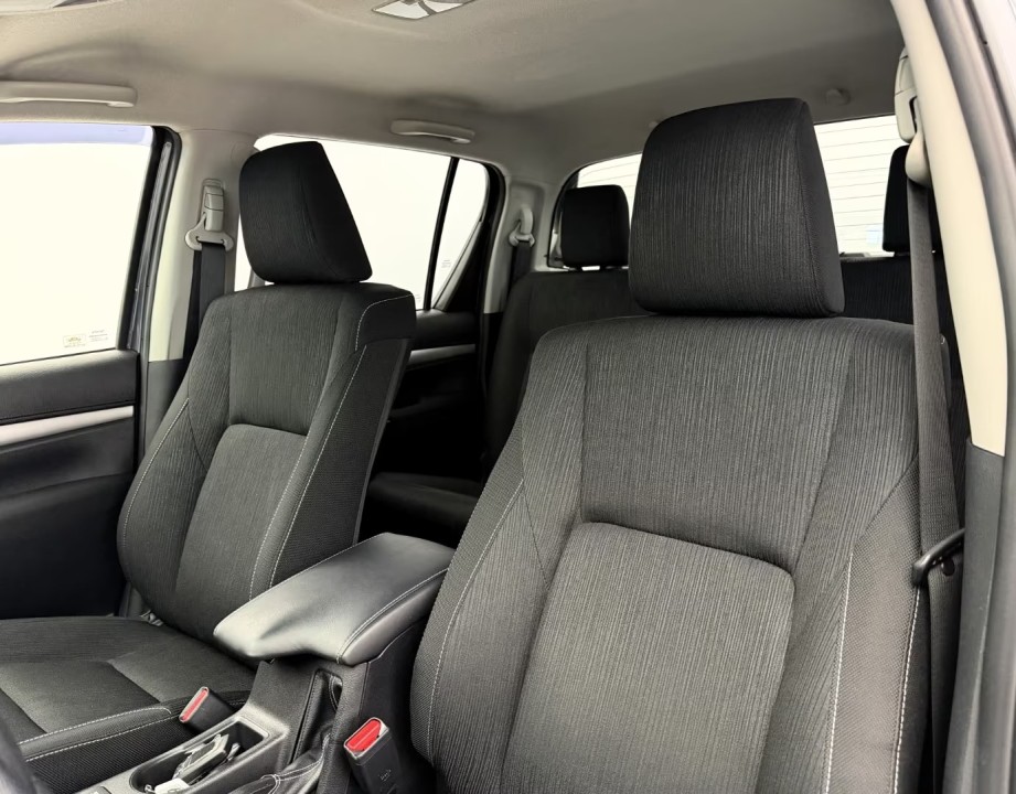 Toyota Hilux 2.8D Executive MT - foto 22