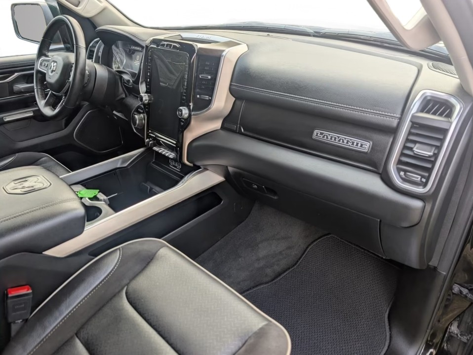 Dodge RAM 1500 Laramie - foto 11