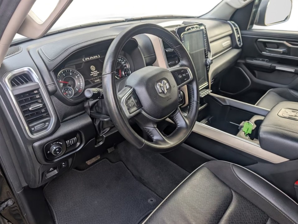 Dodge RAM 1500 Laramie - foto 10