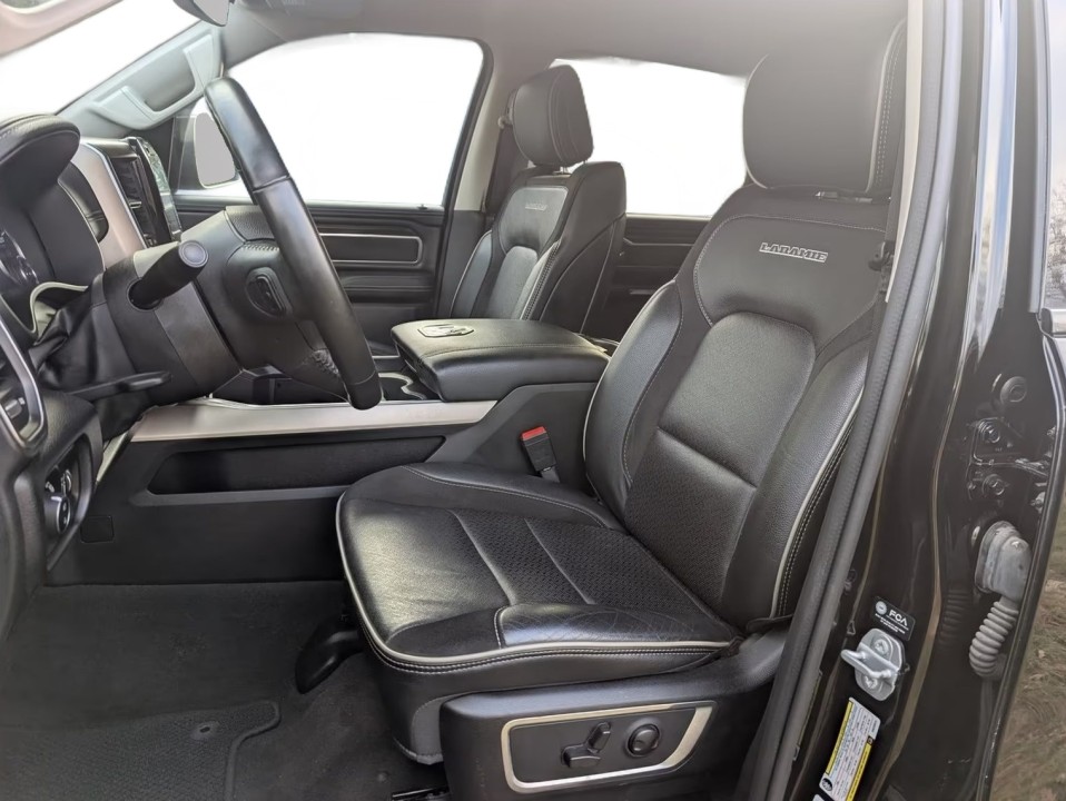 Dodge RAM 1500 Laramie - foto 13