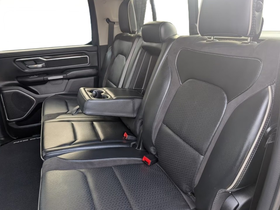 Dodge RAM 1500 Laramie - foto 20