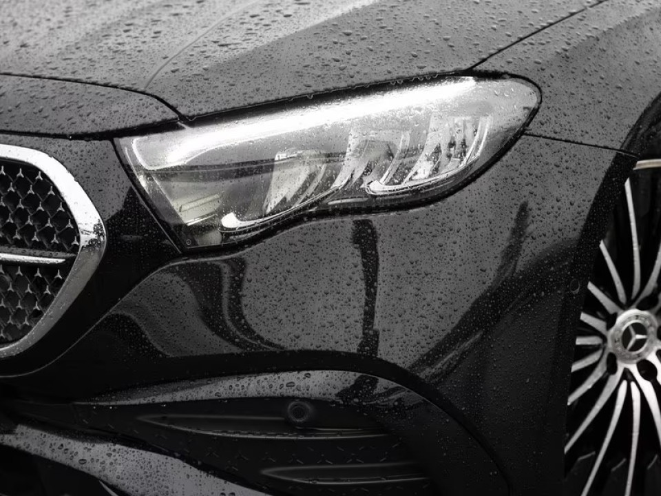 Mercedes-Benz E 200 4MATIC AMG Line - foto 23