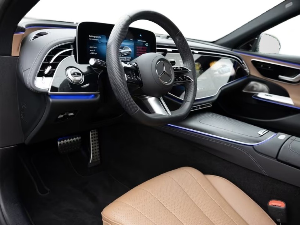 Mercedes-Benz E 200 4MATIC AMG Line (4)