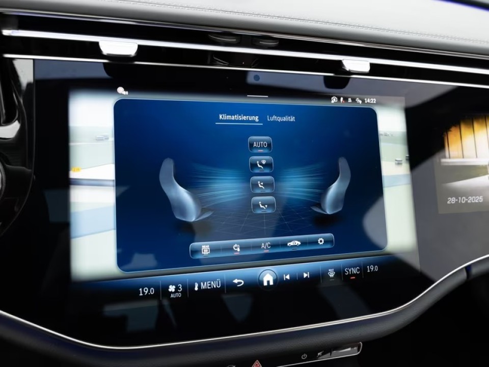 Mercedes-Benz E 200 4MATIC AMG Line - foto 12