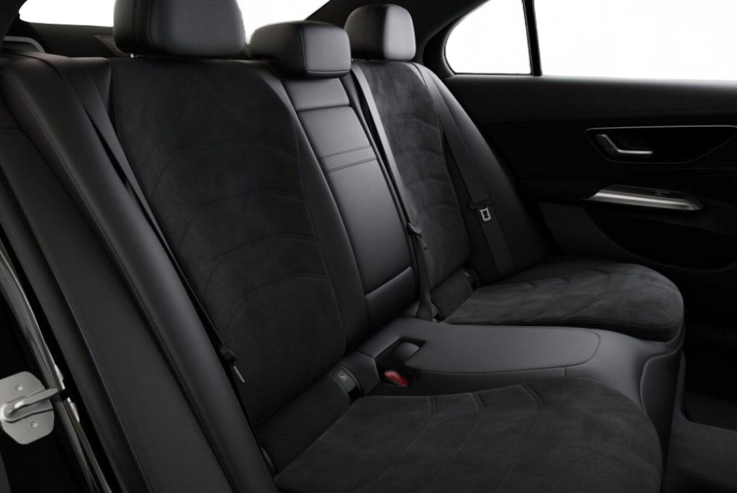 Mercedes-Benz E 200 4MATIC AMG Line - foto 7