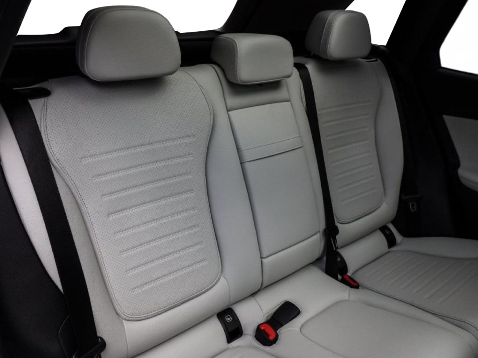 Mercedes-Benz GLC 200d 4MATIC AMG Line (5)