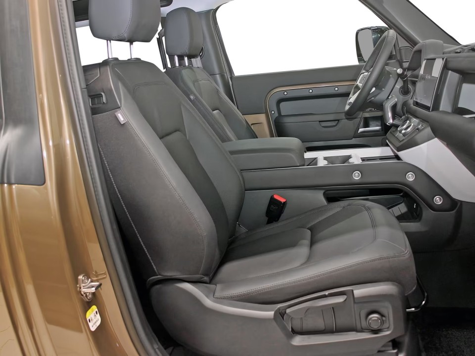 Land Rover Defender 90 D250 S - foto 7
