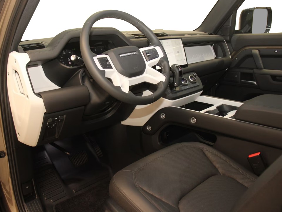 Land Rover Defender 90 D250 S (4)