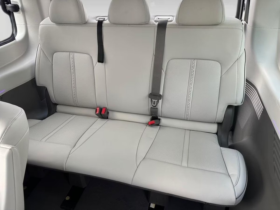 Hyundai Staria Signature HEV - foto 23