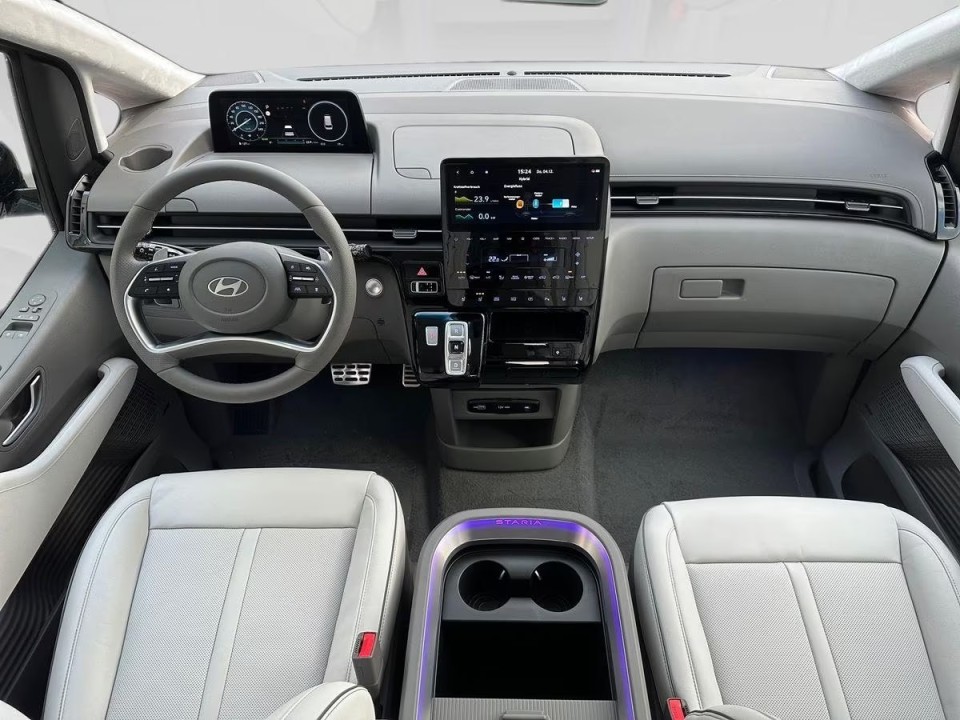 Hyundai Staria Signature HEV - foto 10